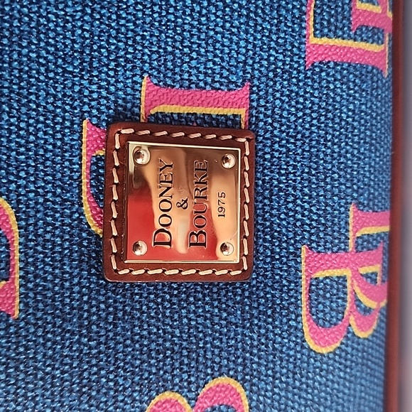 NWT. Dooney and Bourke Crossbody Purse. - Picture 3 of 15